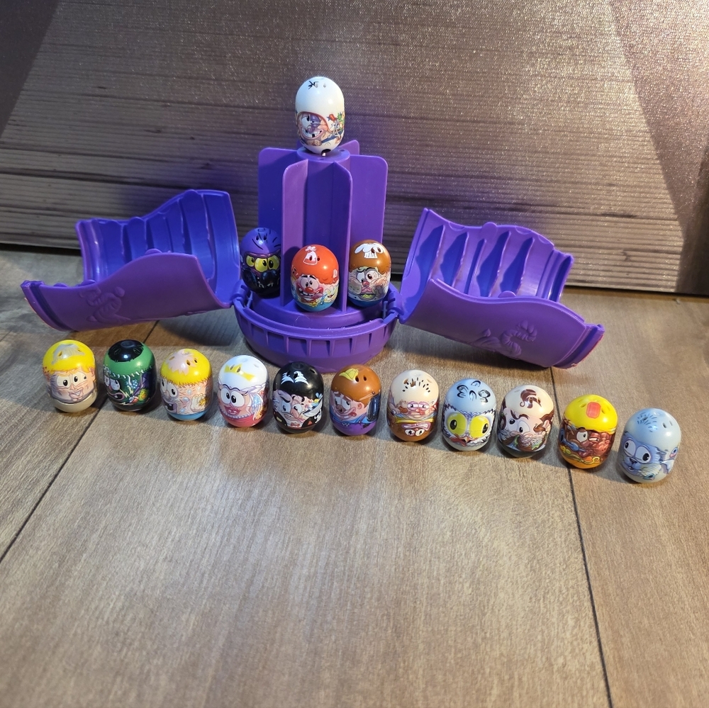 Mystery Capsule Toy Set with Purple Caseight Mighty Beanz